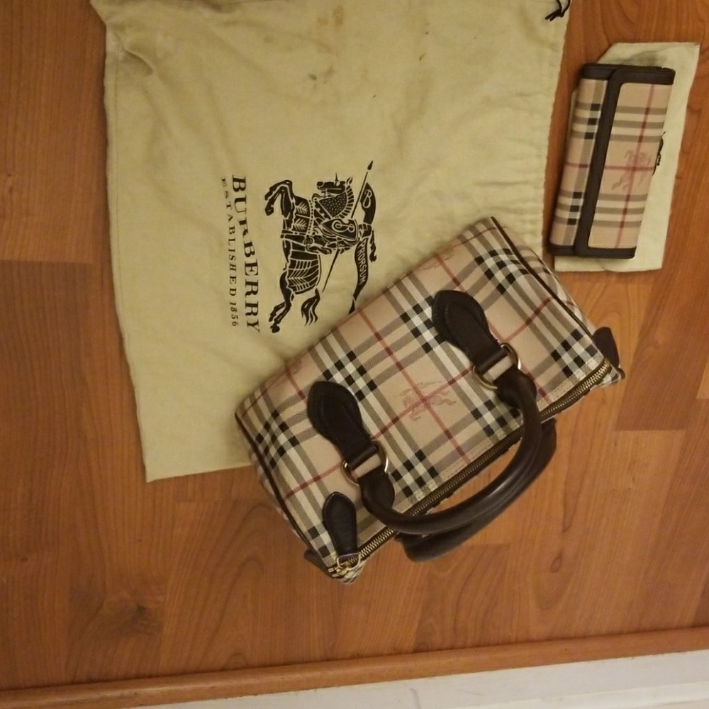 Authetic Burberry bag and wallet